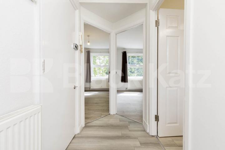 Newly refurbished 1 bedroom property close to Stoke Newington Overground Stamford Hill, Stoke Newington